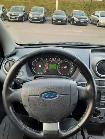 Ford Fiesta 1.4 TDCi 5p. Ghia UNICO.PRO - Foto 6
