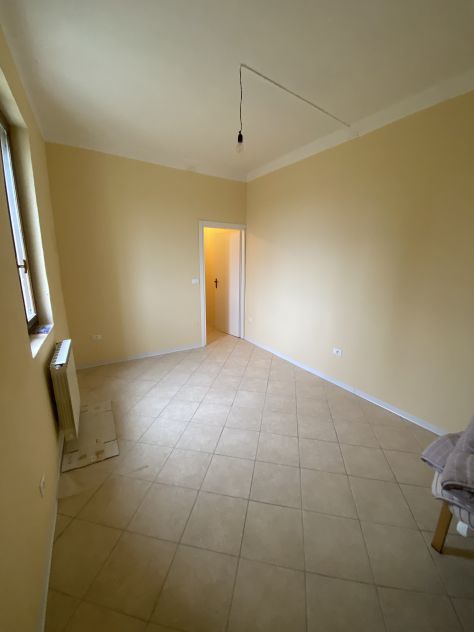 INCREDIBILE OPPORTUNITA`IMMOBILIARE: ELEGANTE APPARTAMENTO AL PIANO TERRA - Foto 5