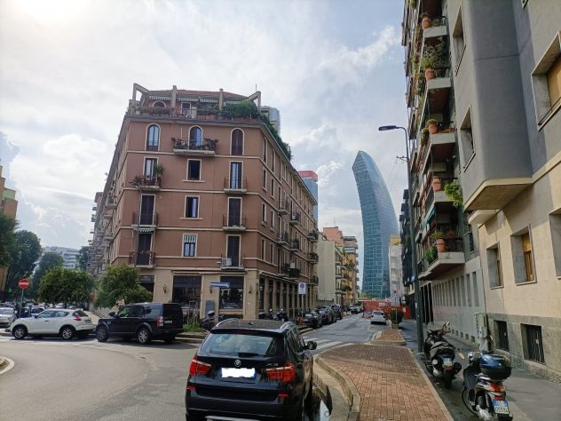SIGNORILE APPARTAMENTO IN CITY LIFE