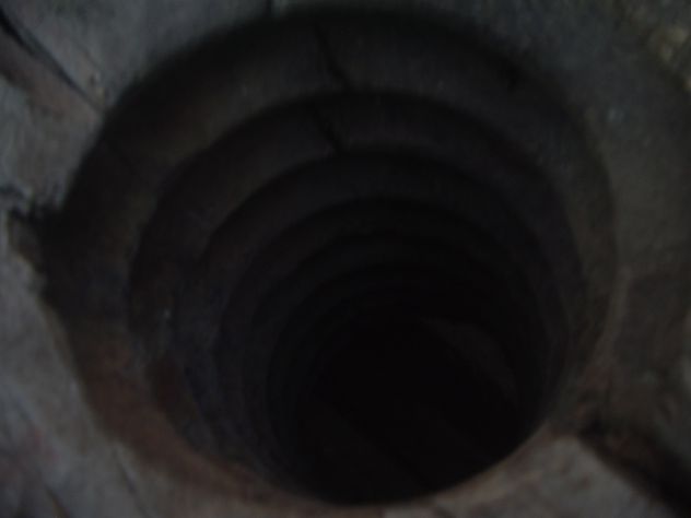 Antico frantoio intagliato in legno risalente a 230 anni fa - Foto 8