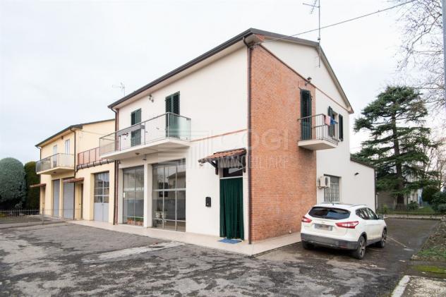 Elegante appartamento indipendente con giardino privato e ampio garage