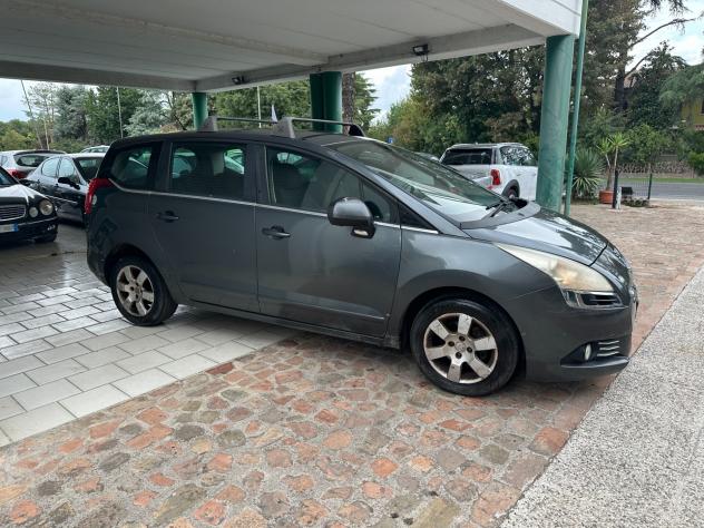 Peugeot 5008 1.6 HDi 110CV (12 RATE) - Foto 4