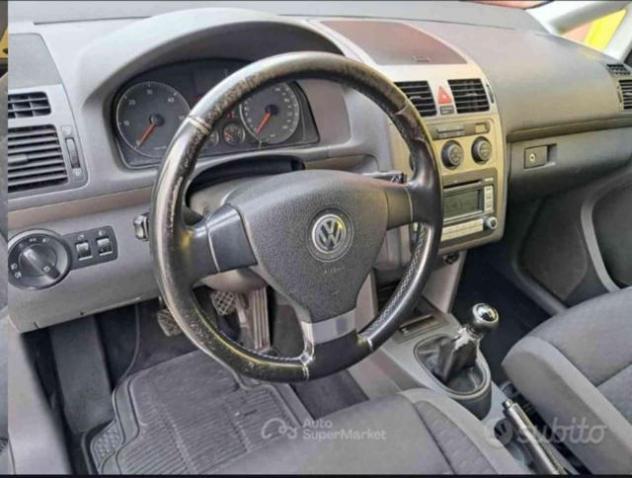 VOLKSWAGEN Touran 2.0 16V TDI Highline 7 porte rif. 23961264 - Foto 10