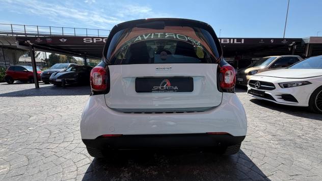 smart fortwo SENSORI DI PARCHEGGIO RATA MENSILE 172,00 EURO 70 1.0 52kW youngster - Foto 4