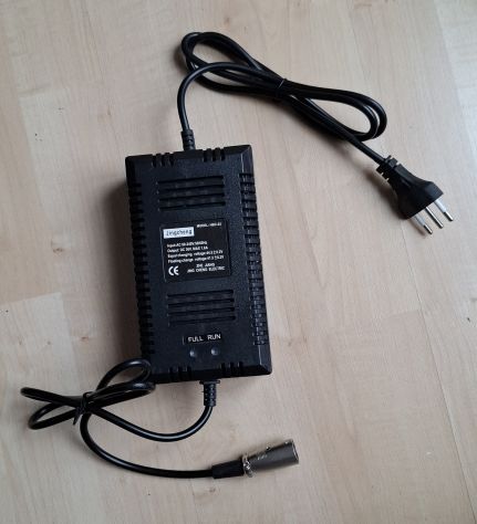 caricabatteria 36 v 1,6 A batteria piombo spina maschio 3 pin
