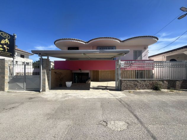 RIF. 431 LOCALI COMMERCIALI FRONTE VILLAGGIO COPPOLA - Foto 10