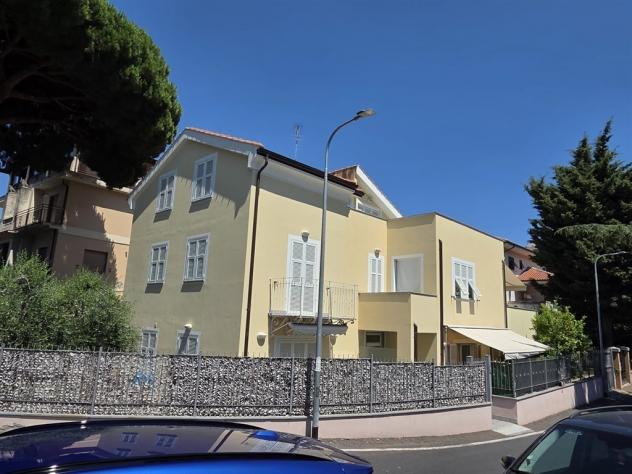 Loano a 200 metri dal mare in stabile di recente costruzione vendiamo Bilocale con terrazzo e box auto - Foto 2