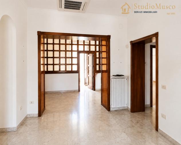 APPARTAMENTO di 10 vani e di 186 mq (NAPOLI) rif. NAVOGB - Foto 10