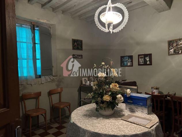 CASA SEMINDIPENDENTE CON AMPIO RUSTICO E GIARIDNO INTERNO - Foto 9