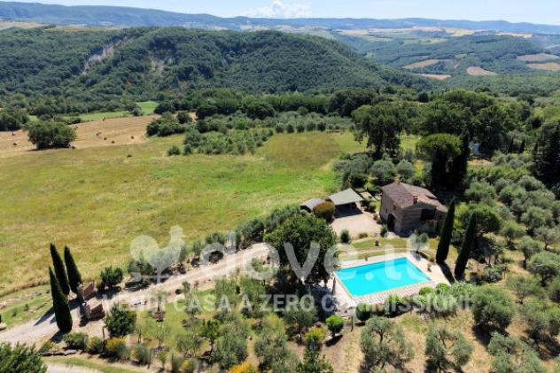 Rustico / Casale di 160 m² con più di 5 locali e posto auto in vendita a Pienza