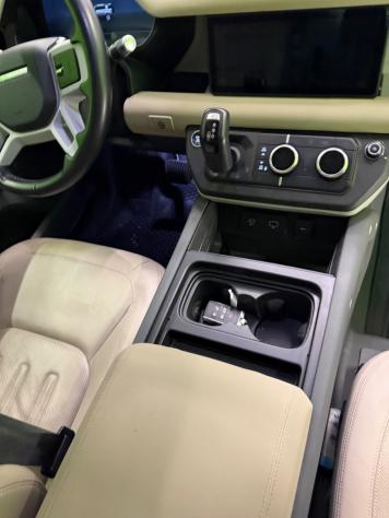 Land Rover Defender 110 2.0 Si4 PHEV 404 CV AWD Auto - Foto 5
