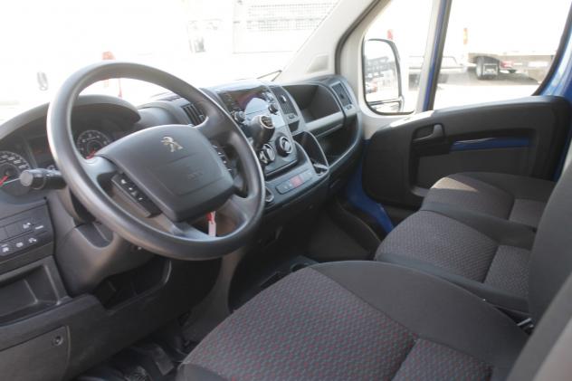 Peugeot Boxer 330 2.2 BlueHDi 140 S&S PC-TN Furgone - Foto 10