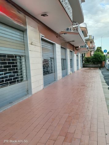 Negozio C1 a Via Casilina zona Giardinetti - Foto 10