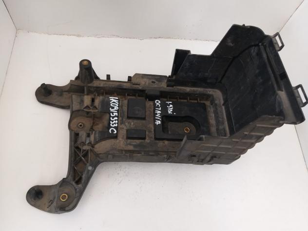 ALLOGGIO BATTERIA SKODA Octavia S. Wagon 3° Serie 1K091533C diesel 1.9 (0408)