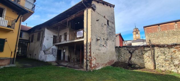 PEVERAGNO: Ampio caseggiato in centro paese - Foto 2
