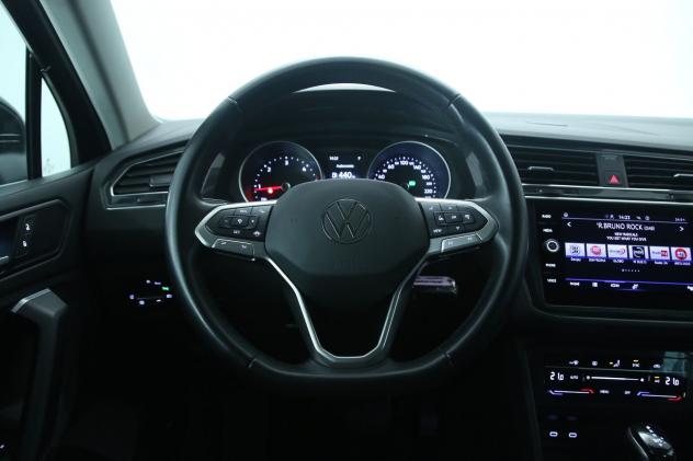 Volkswagen Tiguan 2.0 TDI SCR 150 cv Life DSG / Fari LED - ACC - Park Pilot ant e post - Climatronic 3 zone - Driver Assistence Pack - Foto 10