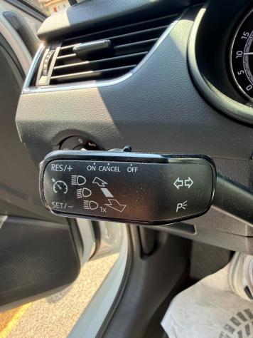 Skoda Octavia 1.6 TDI SCR 115 CV Wagon Executive *** CARPLAY/ANDROID AUTO - Foto 8