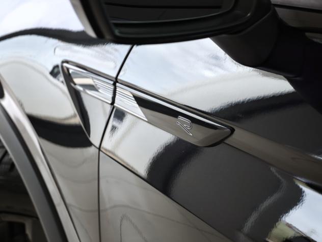 VW Tiguan 2.0 TDI 150cv DSG R-Line TETTO 2024 - Foto 8