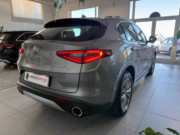 Alfa Romeo Stelvio 2.2 Turbodiesel 210 CV AT8 Q4 Executive - Foto 8
