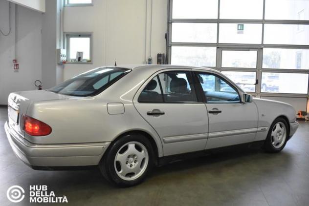 MERCEDES-BENZ E 250 turbodiesel cat Avantgarde rif. 24066893 - Foto 6