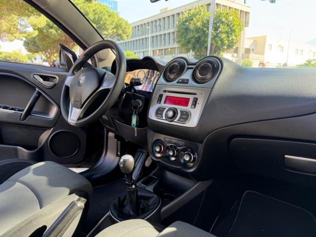 Alfa Romeo MiTo 1.3 JTDm 16V 90 CV Distinctive - Foto 9