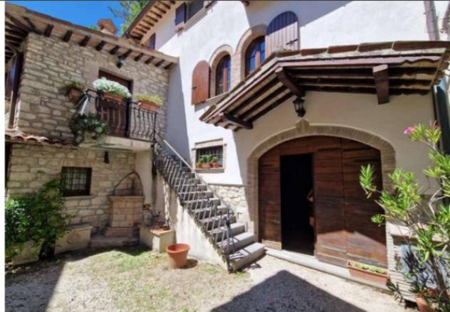 Immobile in asta di 309 m² con più di 5 locali e box auto in vendita a Gualdo Tadino - Foto 3