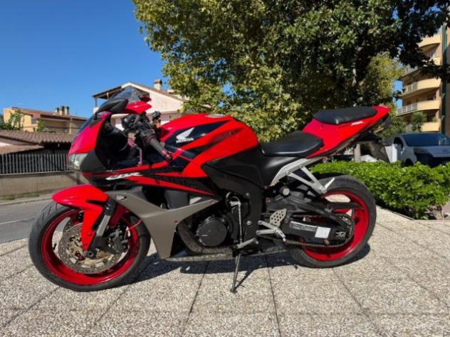 HONDA CBR 600 RR TUTTO INCLUSO ANCHE PASSAGGIO! MINI RATE rif. 24230182 - Foto 6