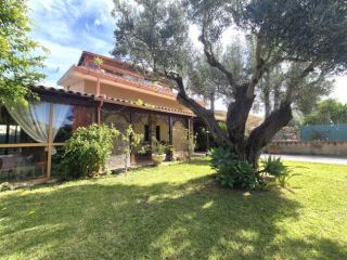 Villa in affitto a Borgia