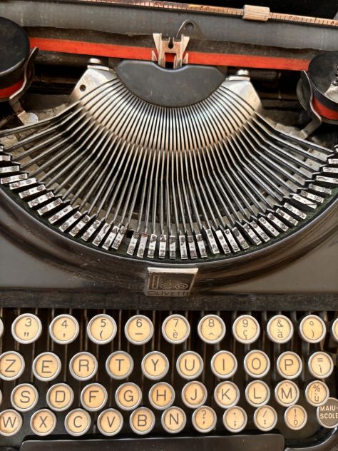 Macchina da scrivere Olivetti - Foto 3