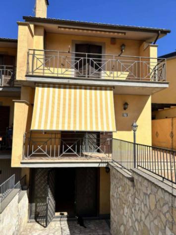 Immobile in asta di 181 m² con più di 5 locali e box auto in vendita a Barbarano Romano - Foto 2
