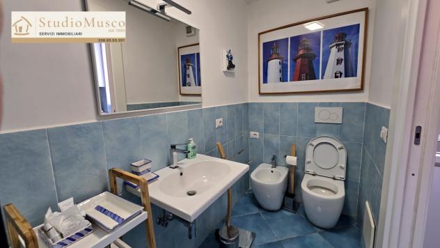 StudioMusco vende a Capri, su via Marina Grande, appartamento su due livelli. - Foto 9