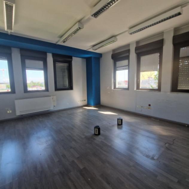 Immobile di 240 m² con più di 5 locali in affitto a Rho - Foto 12