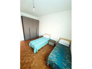 Posto letto/Stanza singola con balcone in Piola