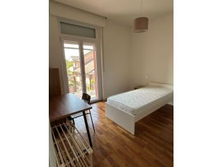 Stanza singola con balcone e giardino privato Rho