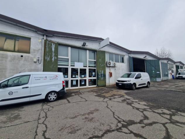 Immobile di 512 m² con 1 locale in affitto a Settimo Milanese