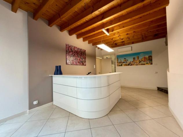 Immobile di 270 m² con più di 5 locali in vendita a Bergamo