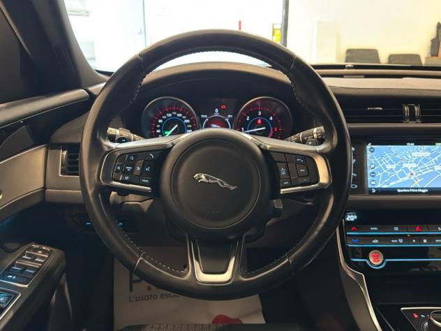 Jaguar XF Sportbrake 2.0D 180cv AWD auto Prestige Pelle 18” - Foto 9