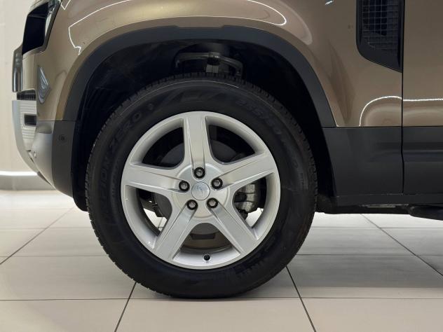 Land Rover Defender (2019) LAND ROVER 110 3.0D I6 200 CV AWD Auto SE - Foto 9