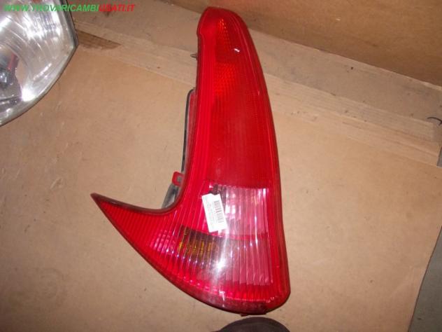 FANALE POST.S. PEUGEOT 206 (T1) SW  Parti elettriche  Fanaleria  Fanali  Fanale post. sx. PEUGEOT - 206 SW - 01-07-2002 - 01-10-2008