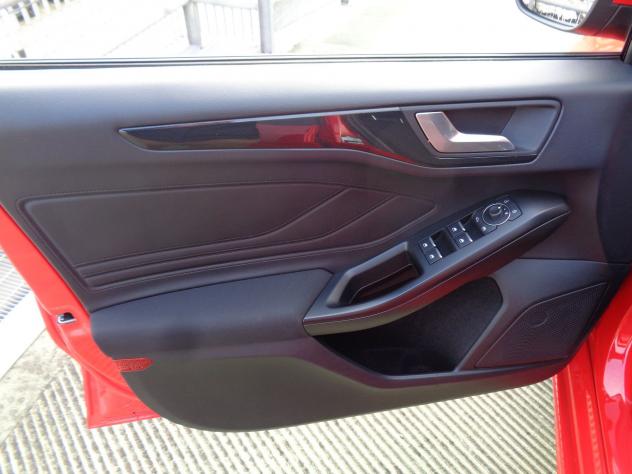 Ford Focus 1.0 EcoBoost Hybrid 125 CV SW ST Line - Foto 7