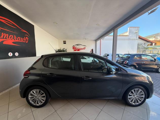 PEUGEOT 208 1.2 BENZINA 114.000 KM 2017 - Foto 8