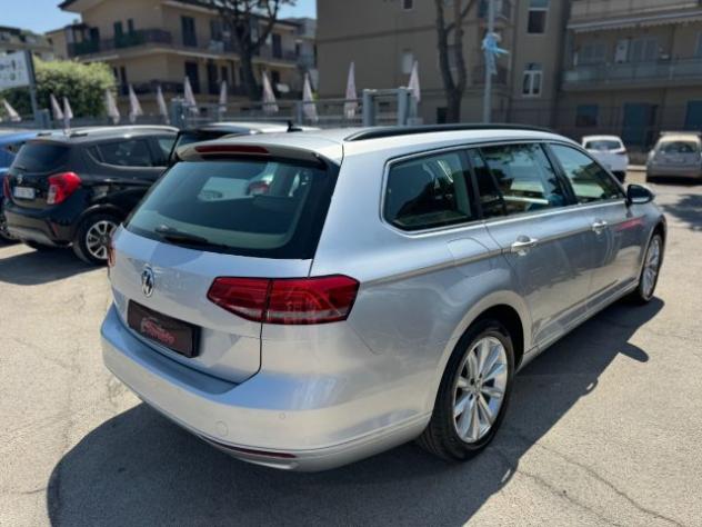 VOLKSWAGEN Passat Variant 2.0 TDI 150 Cv DSG Executive BlueMotion Tech. rif. 23944314 - Foto 8