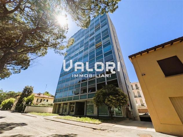 Esclusivo Appartamento Ristrutturato con 3 Camere e 2 Bagni nel Grattacielo Monti - Foto 2