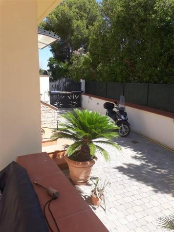 Porzione di bifamiliare con ampio giardino e piscina vendesi - Foto 3