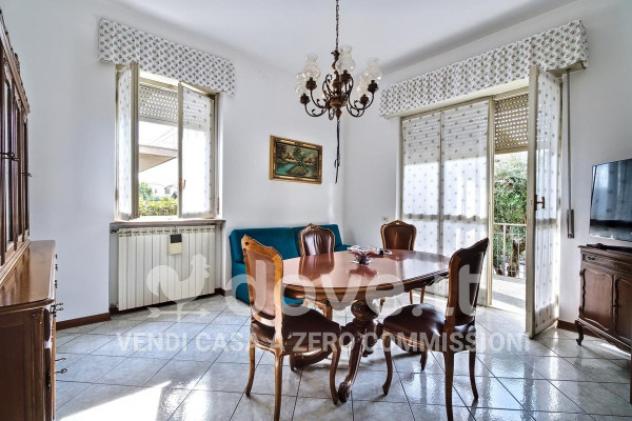 Villa di 449 m² con più di 5 locali e box auto in vendita a Meda - Foto 10