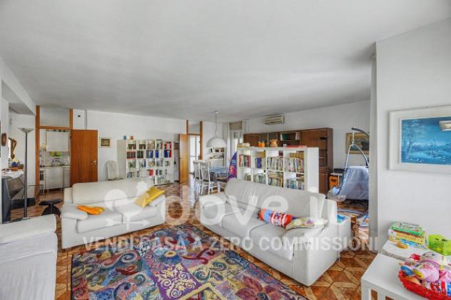 Appartamento di 210 m² con 5 locali e box auto doppio in vendita a Novara - Foto 3
