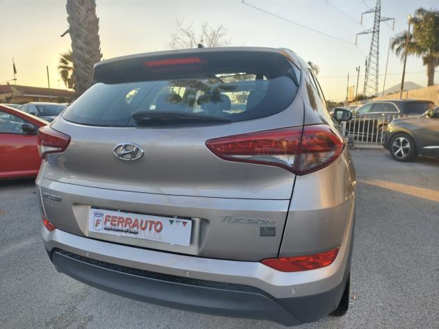 HYUNDAI TUCSON 1.6CRDI 116CV XTECH TETTO APRIBILE - Foto 8