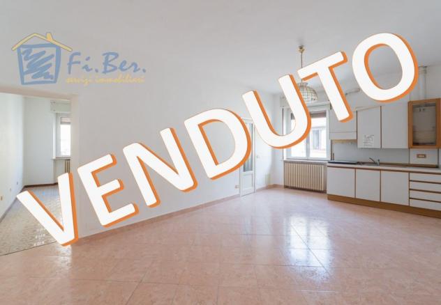 Cernusco s/N - centro storico: Bilocale in corte