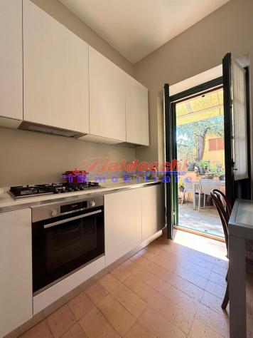 Trilocale di prestigio con terrazzo in corte del 1400 - Centro Storico - Foto 2