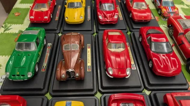 Modellini Bburago Ferrari Bugatti Lamborghini 1/24 - Foto 4